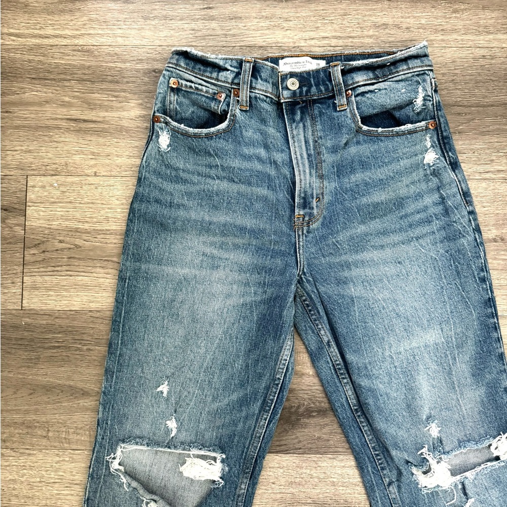 abercrombie 90’s straight ultra high rise ripped jeans